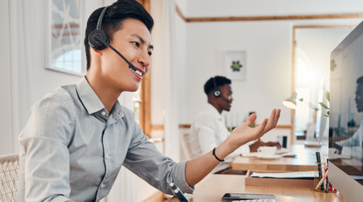 Outbound call center là hoạt động thực hiện các cuộc gọi đi tới khách hàng