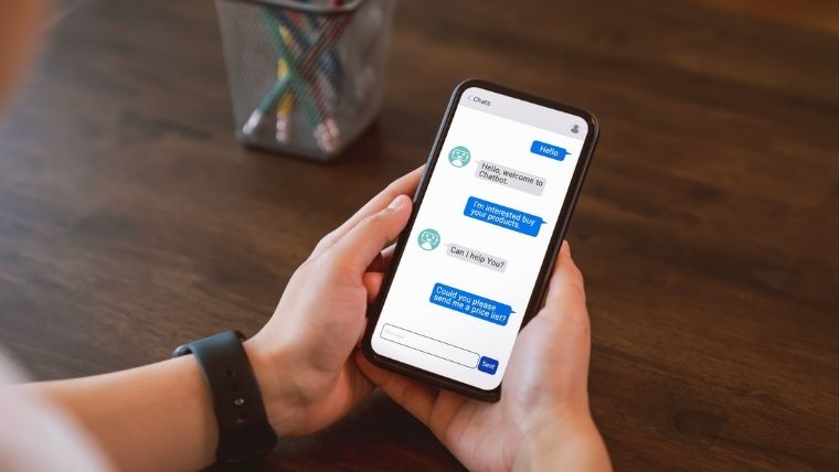 Chatbot luôn sẵn sàng tương tác với khách hàng